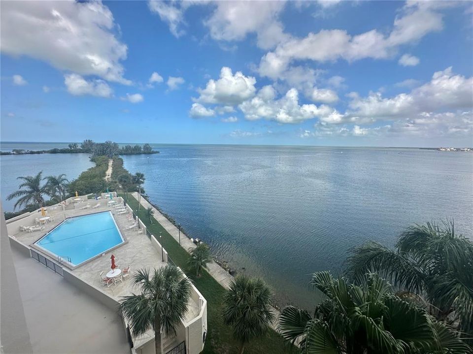 For Rent: $3,500 (2 beds, 2 baths, 1236 Square Feet)