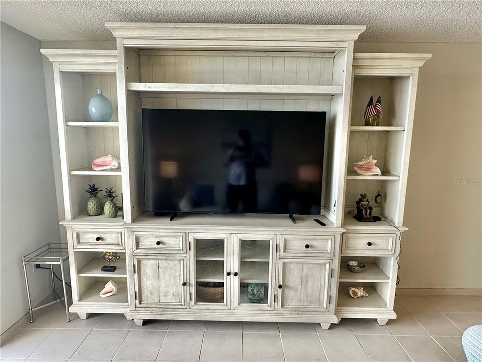For Rent: $3,500 (2 beds, 2 baths, 1236 Square Feet)