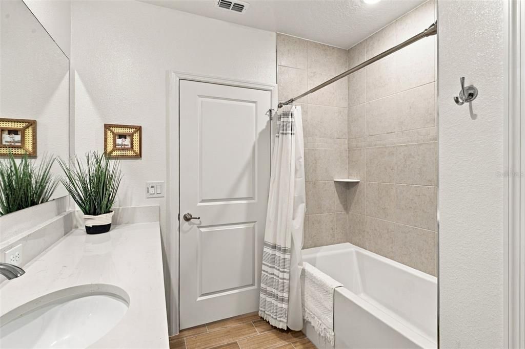 For Sale: $395,000 (4 beds, 2 baths, 1710 Square Feet)