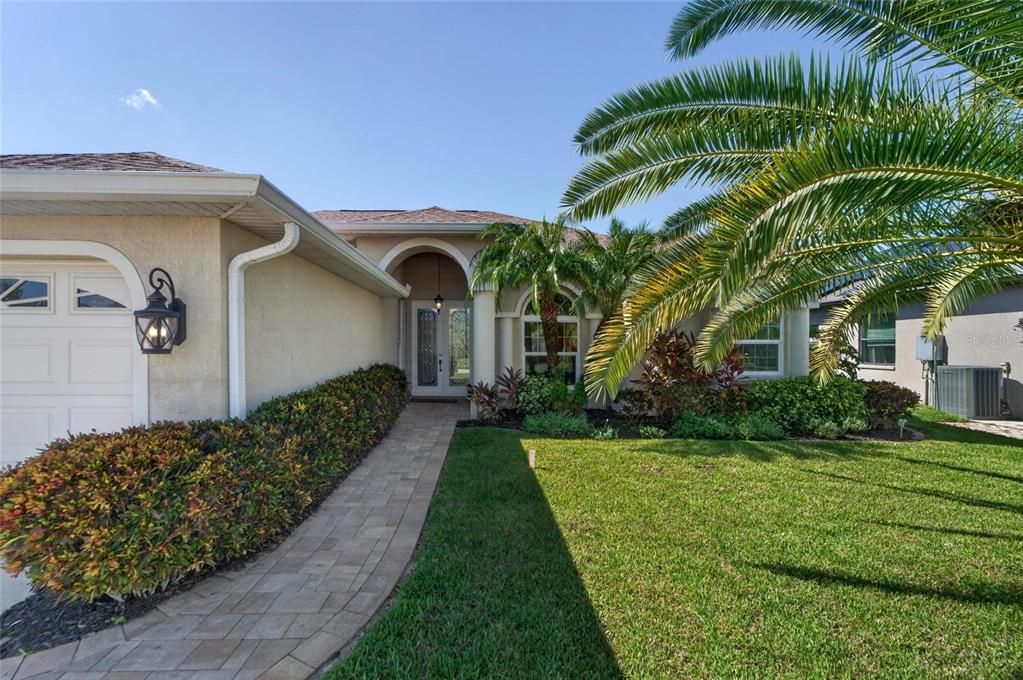 For Sale: $585,000 (4 beds, 3 baths, 2561 Square Feet)