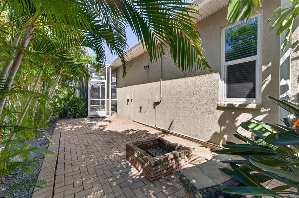 For Sale: $585,000 (4 beds, 3 baths, 2561 Square Feet)