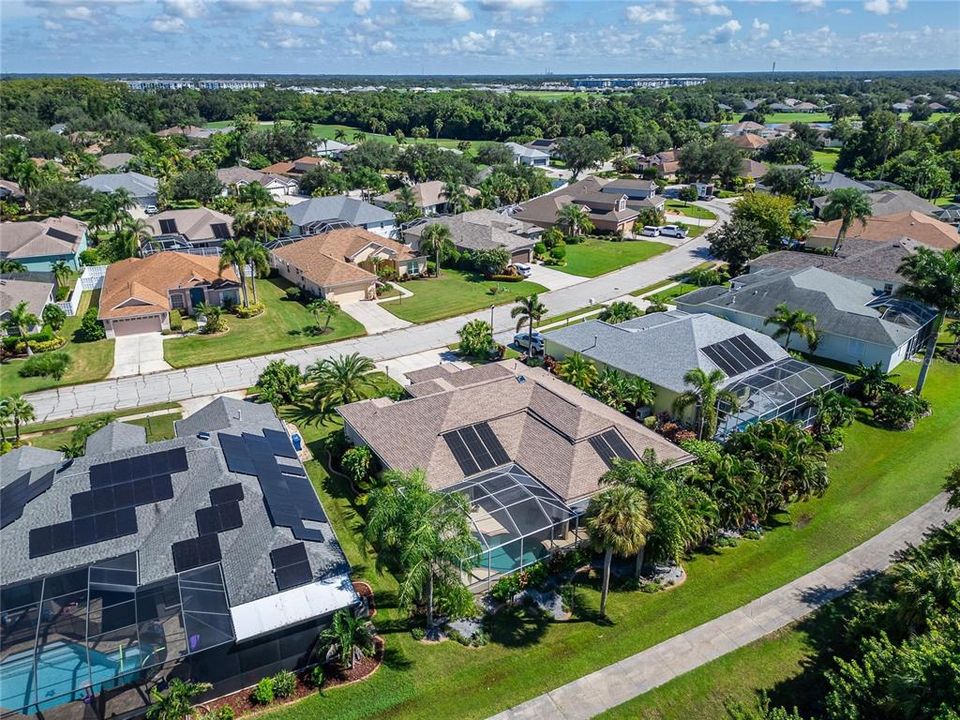 For Sale: $585,000 (4 beds, 3 baths, 2561 Square Feet)