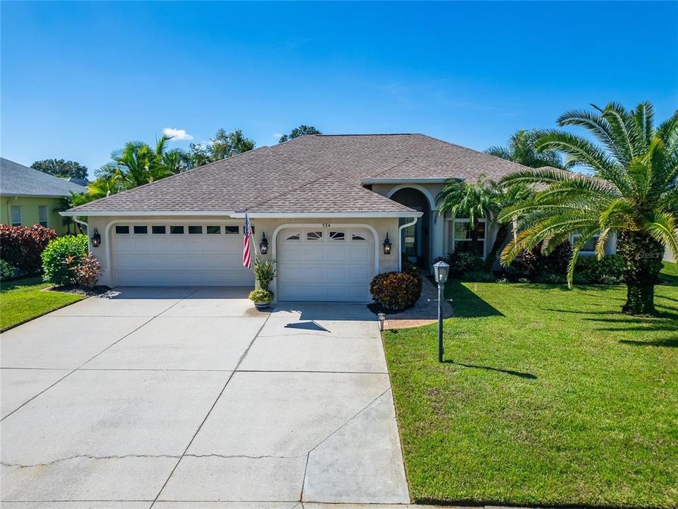 For Sale: $585,000 (4 beds, 3 baths, 2561 Square Feet)