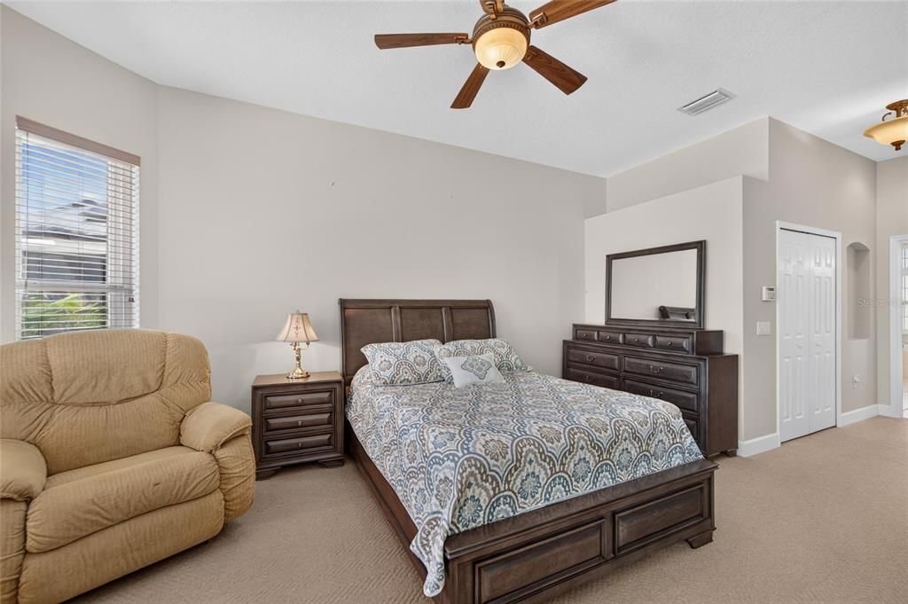 For Sale: $585,000 (4 beds, 3 baths, 2561 Square Feet)