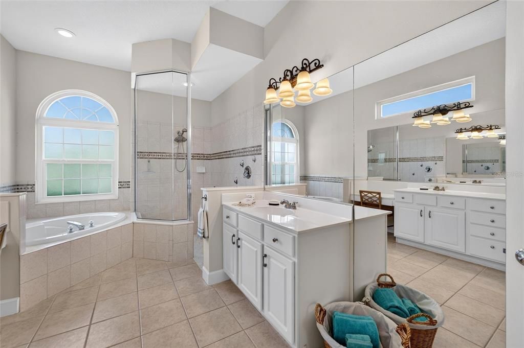 For Sale: $585,000 (4 beds, 3 baths, 2561 Square Feet)