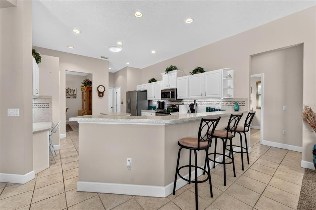 For Sale: $585,000 (4 beds, 3 baths, 2561 Square Feet)