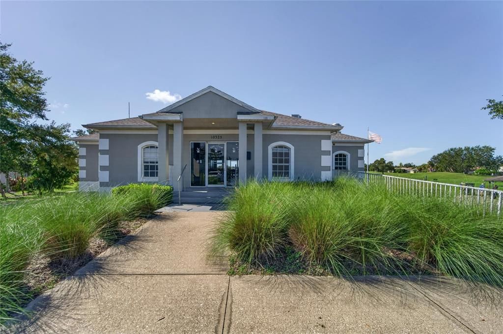 For Sale: $585,000 (4 beds, 3 baths, 2561 Square Feet)
