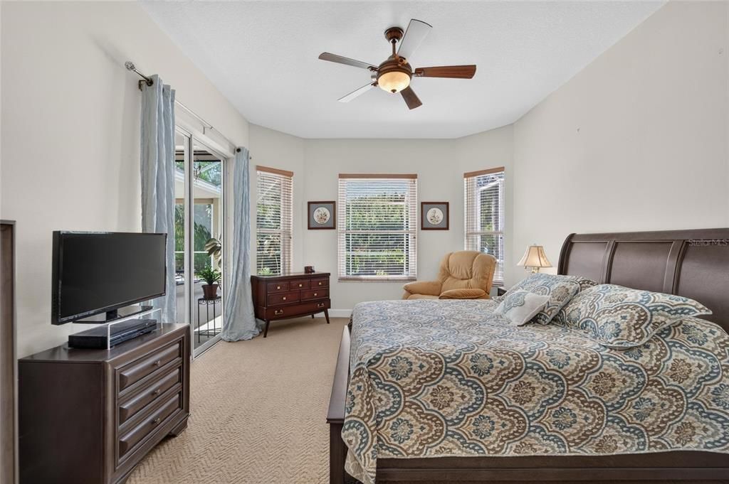 For Sale: $585,000 (4 beds, 3 baths, 2561 Square Feet)