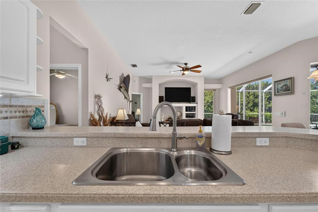 For Sale: $585,000 (4 beds, 3 baths, 2561 Square Feet)