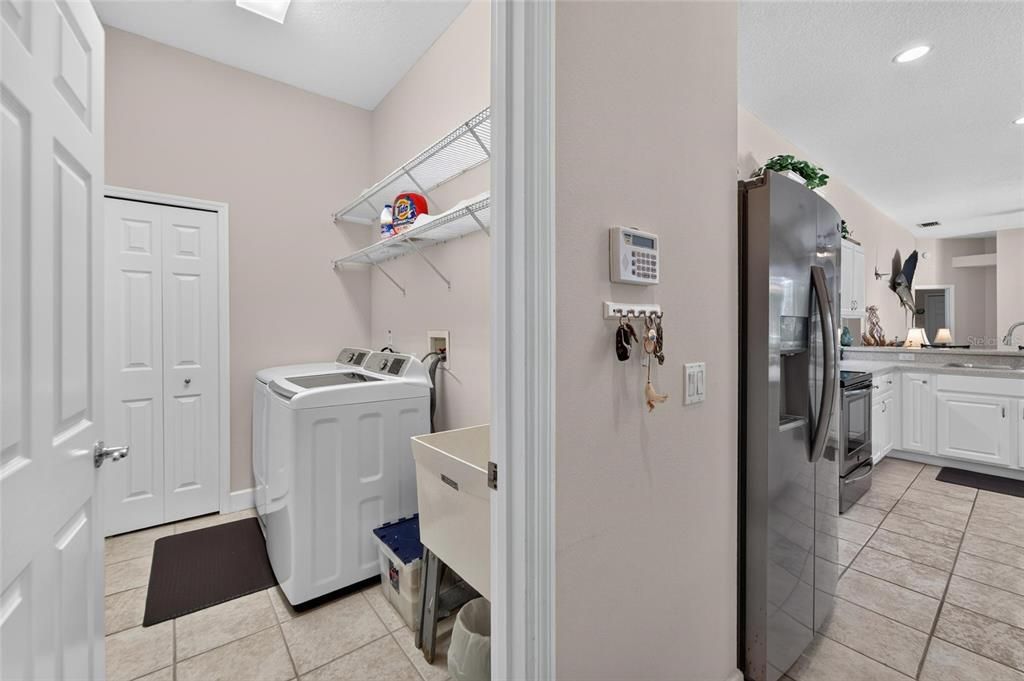 For Sale: $585,000 (4 beds, 3 baths, 2561 Square Feet)