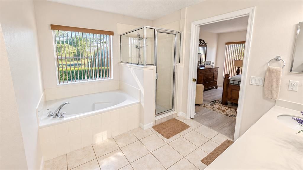 For Sale: $299,900 (3 beds, 2 baths, 1469 Square Feet)