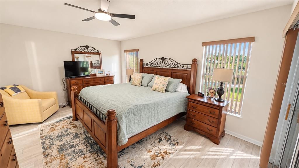 For Sale: $299,900 (3 beds, 2 baths, 1469 Square Feet)