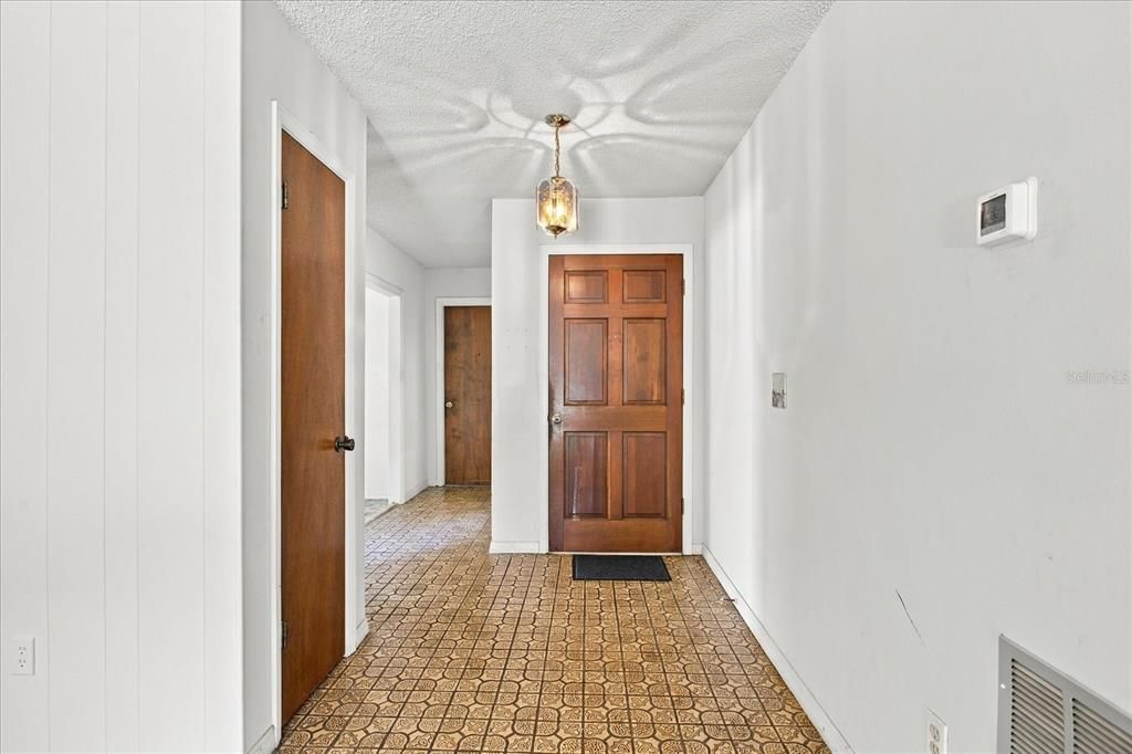 For Sale: $360,000 (3 beds, 2 baths, 1676 Square Feet)