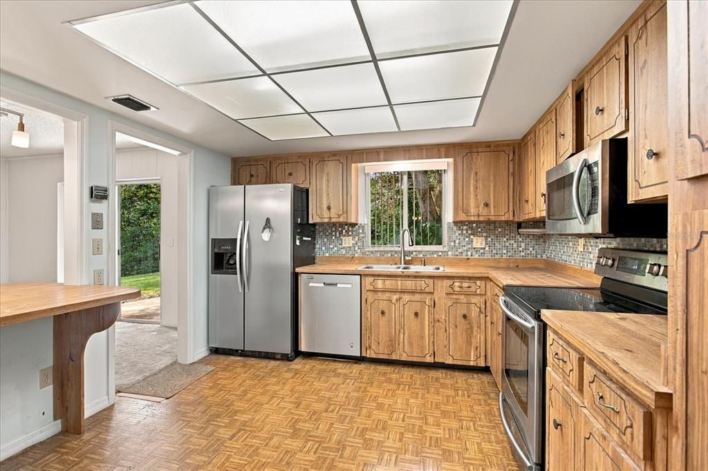 For Sale: $360,000 (3 beds, 2 baths, 1676 Square Feet)