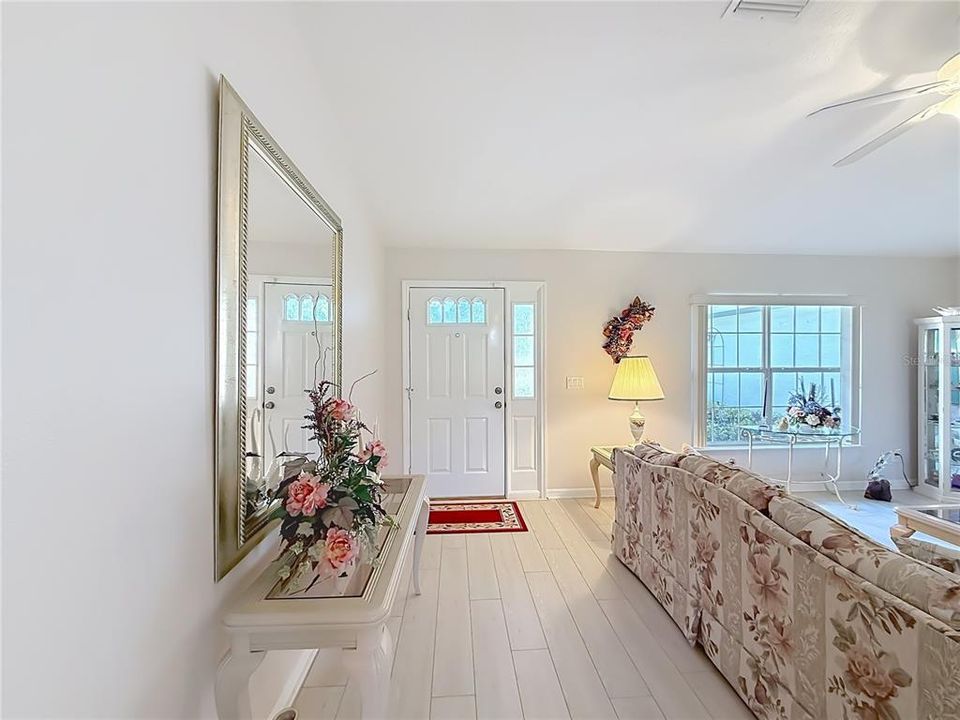 For Sale: $279,900 (3 beds, 2 baths, 1619 Square Feet)
