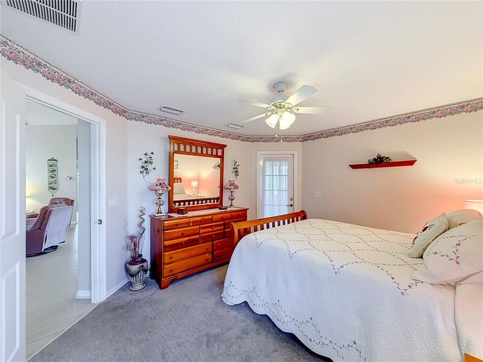 For Sale: $279,900 (3 beds, 2 baths, 1619 Square Feet)
