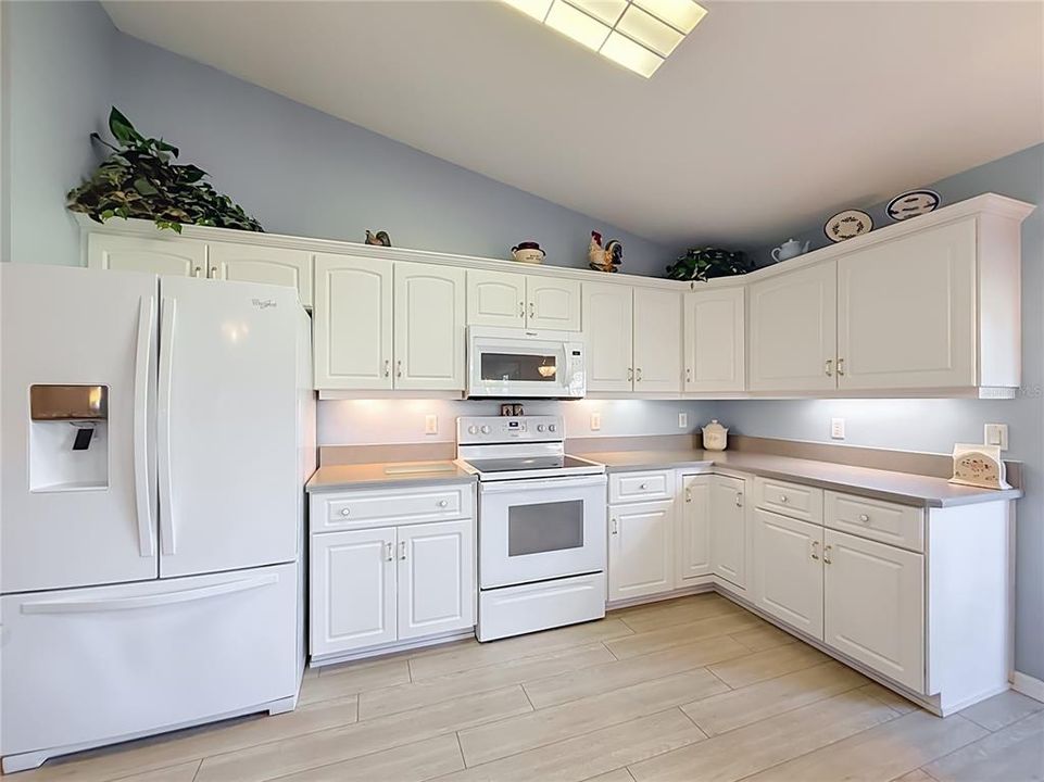 For Sale: $279,900 (3 beds, 2 baths, 1619 Square Feet)