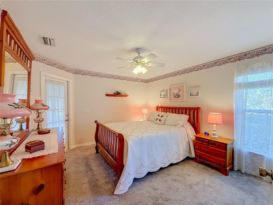 For Sale: $279,900 (3 beds, 2 baths, 1619 Square Feet)
