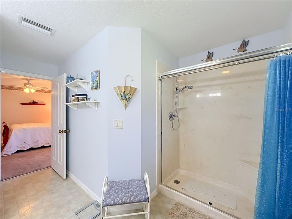 For Sale: $279,900 (3 beds, 2 baths, 1619 Square Feet)