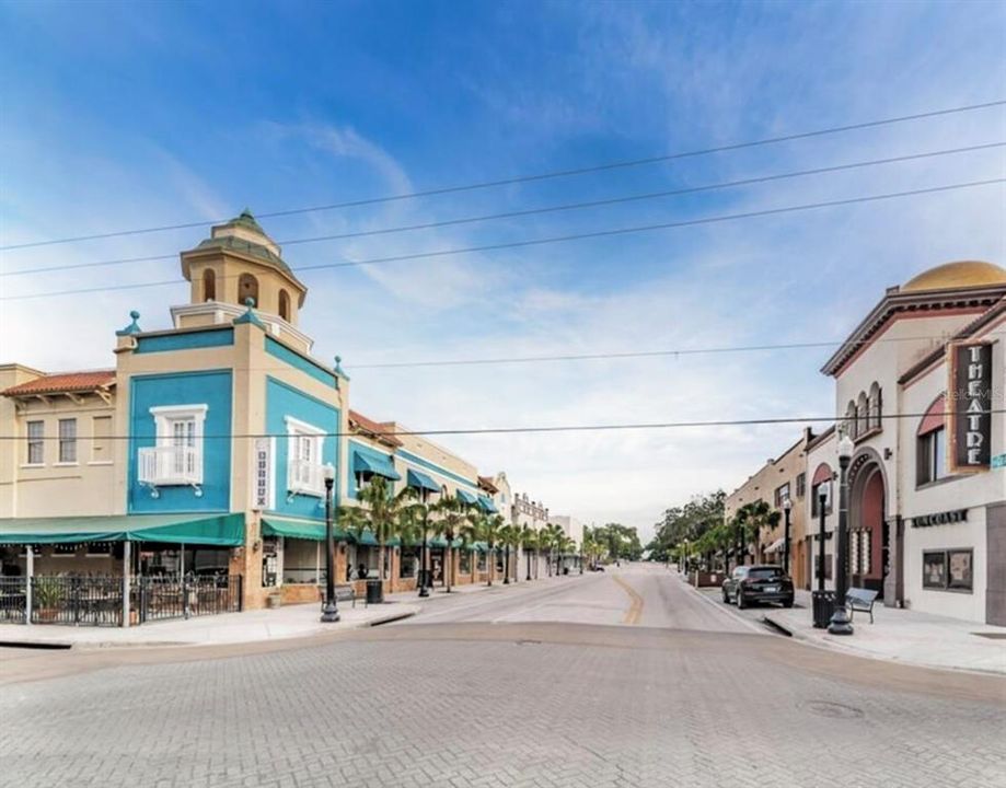 En Venta: $285,000 (3 camas, 2 baños, 1235 Pies cuadrados)