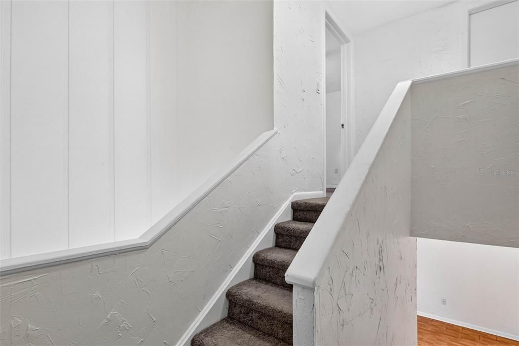 На продажу: $119,900 (2 спален, 1 ванн, 1012 Квадратных фут)