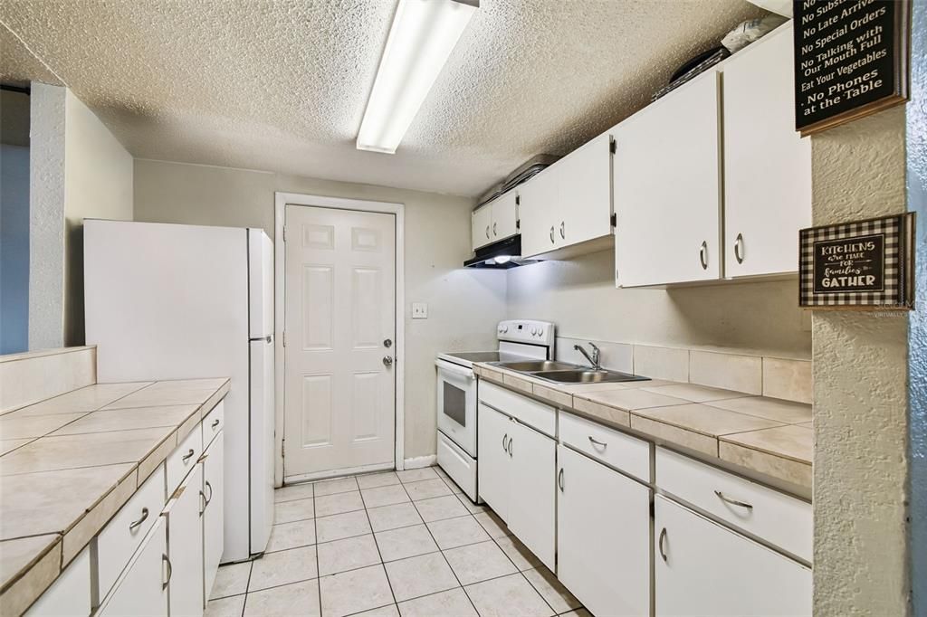 En Venta: $289,000 (4 camas, 2 baños, 1134 Pies cuadrados)
