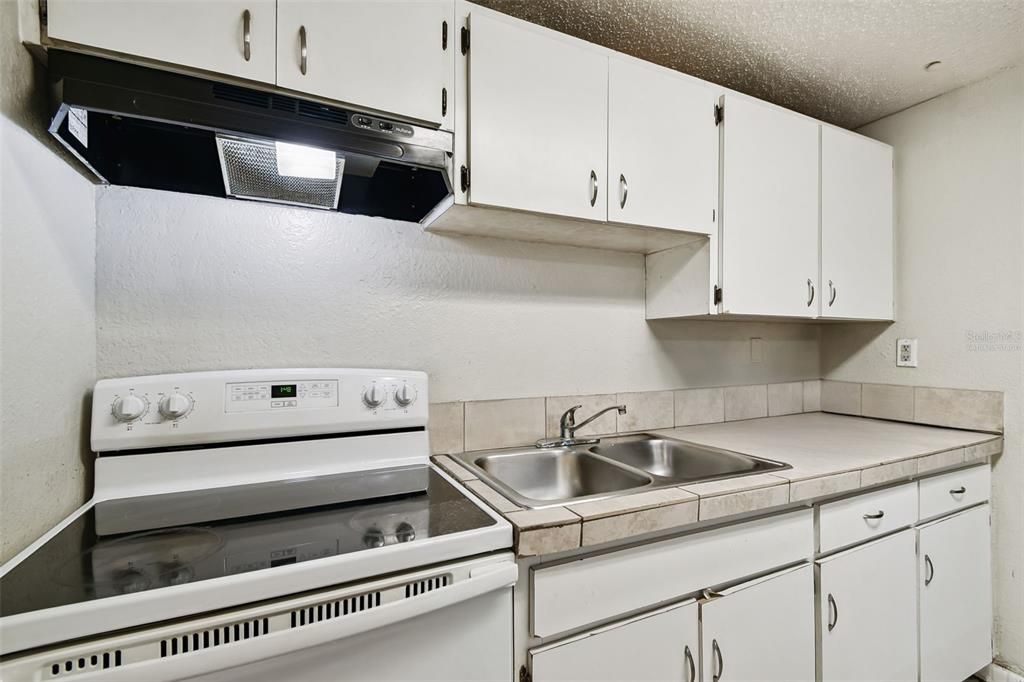 En Venta: $289,000 (4 camas, 2 baños, 1134 Pies cuadrados)