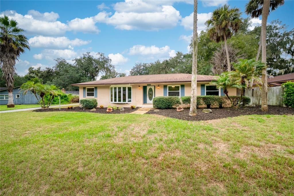 For Sale: $475,000 (3 beds, 2 baths, 1725 Square Feet)