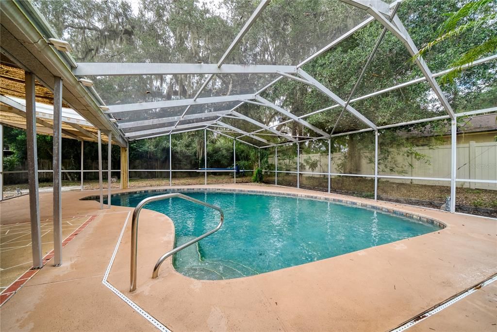 For Sale: $475,000 (3 beds, 2 baths, 1725 Square Feet)