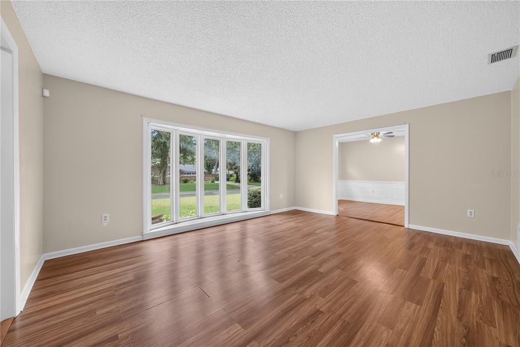 For Sale: $475,000 (3 beds, 2 baths, 1725 Square Feet)