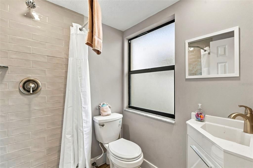 For Sale: $240,000 (0 beds, 1 baths, 240 Square Feet)