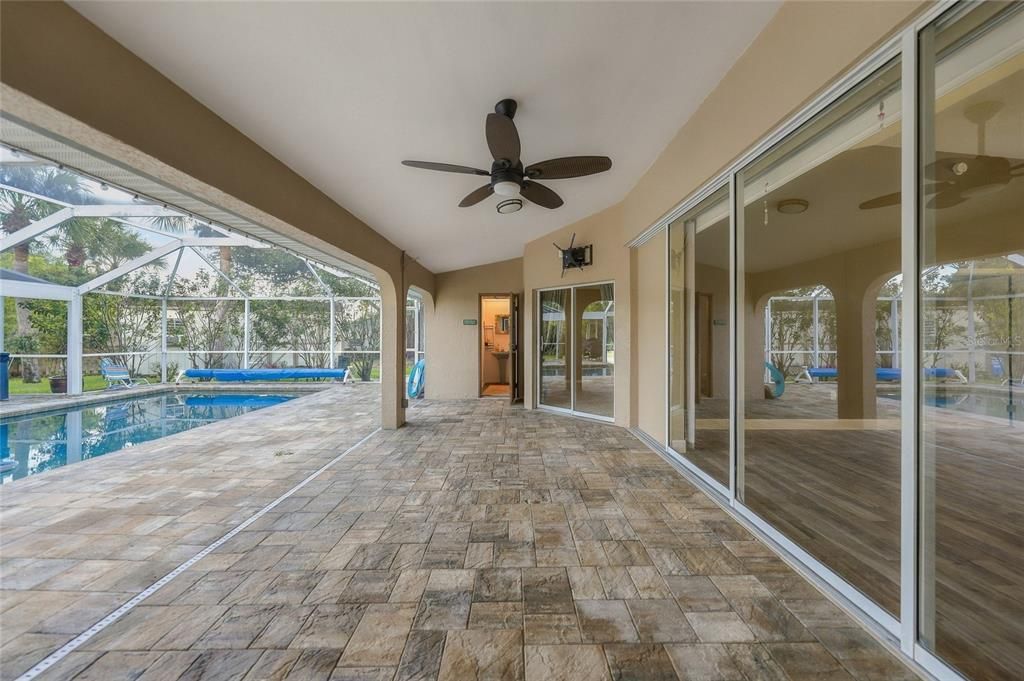 En Venta: $629,900 (4 camas, 2 baños, 2577 Pies cuadrados)