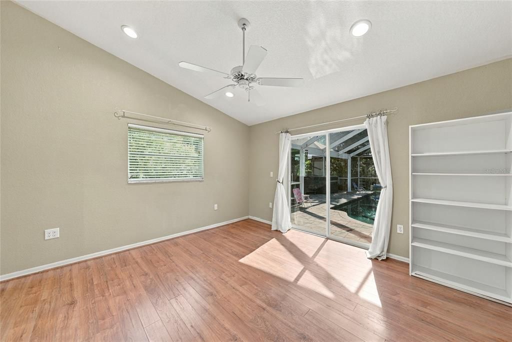 En Venta: $629,900 (4 camas, 2 baños, 2577 Pies cuadrados)