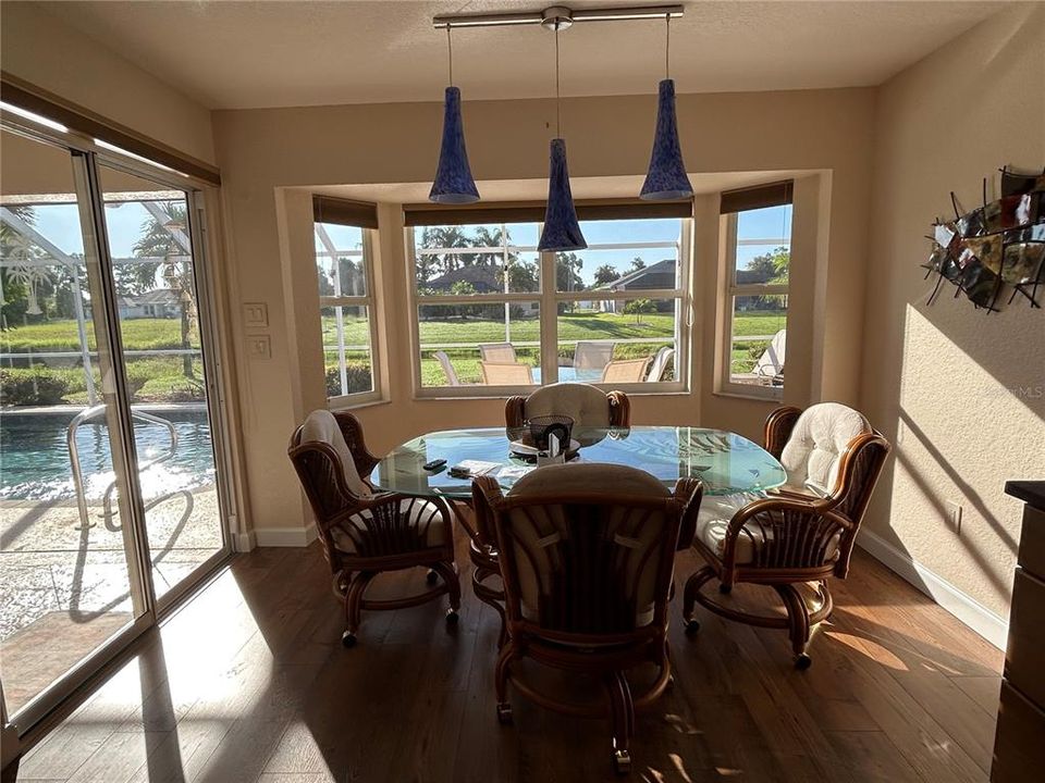 Active With Contract: $419,500 (3 beds, 2 baths, 1779 Square Feet)