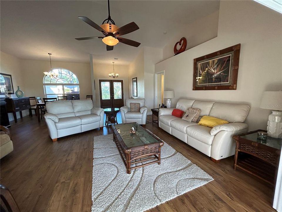 Active With Contract: $419,500 (3 beds, 2 baths, 1779 Square Feet)