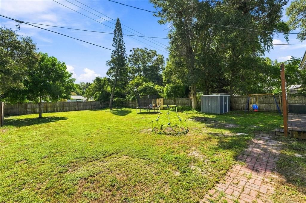 For Sale: $324,900 (3 beds, 1 baths, 987 Square Feet)
