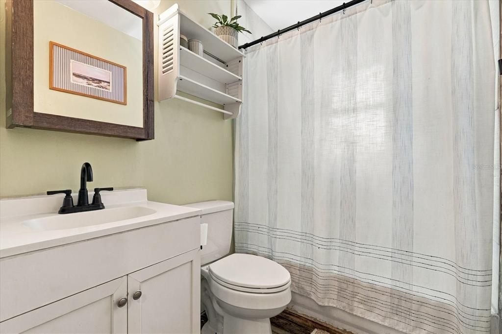For Sale: $324,900 (3 beds, 1 baths, 987 Square Feet)