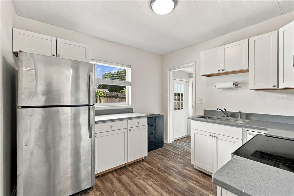 For Sale: $324,900 (3 beds, 1 baths, 987 Square Feet)