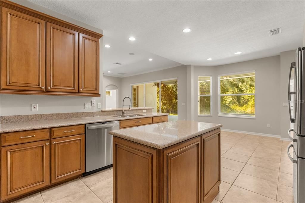 For Sale: $750,000 (4 beds, 3 baths, 2989 Square Feet)
