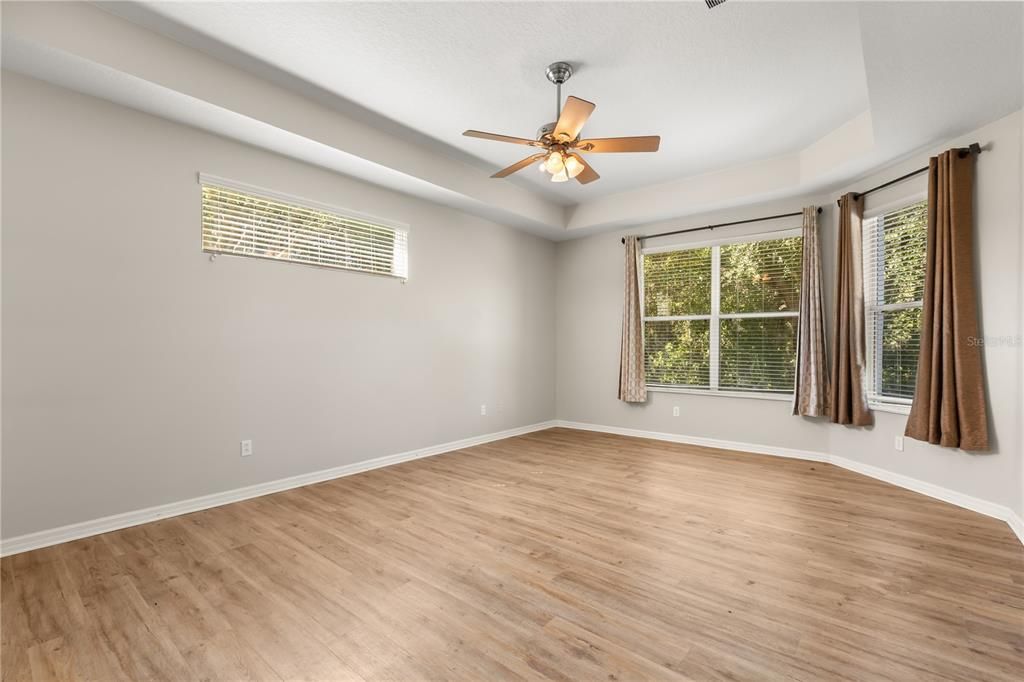 For Sale: $750,000 (4 beds, 3 baths, 2989 Square Feet)