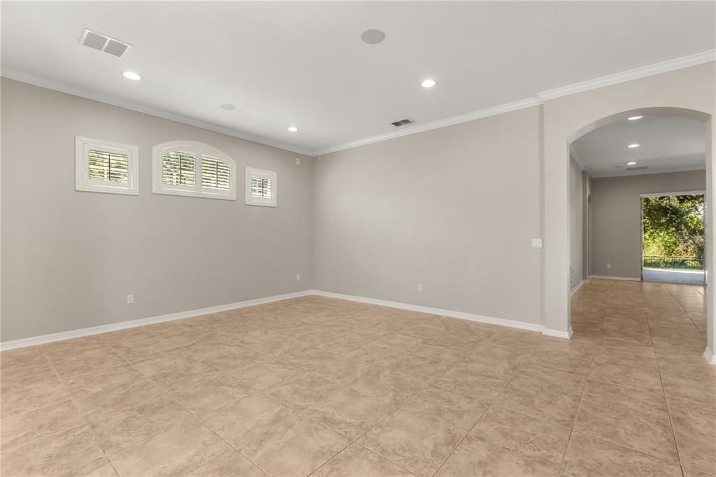 For Sale: $750,000 (4 beds, 3 baths, 2989 Square Feet)