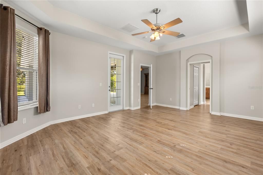 For Sale: $750,000 (4 beds, 3 baths, 2989 Square Feet)