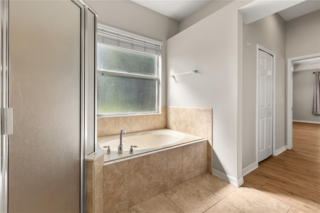 For Sale: $750,000 (4 beds, 3 baths, 2989 Square Feet)