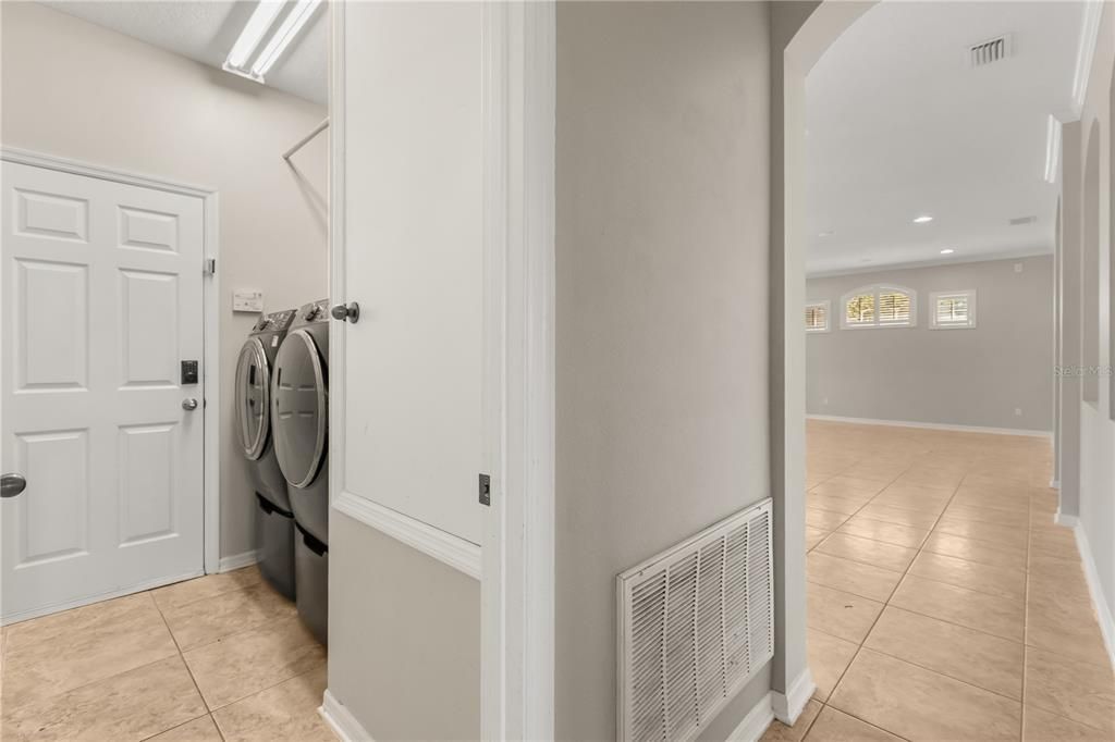 For Sale: $750,000 (4 beds, 3 baths, 2989 Square Feet)