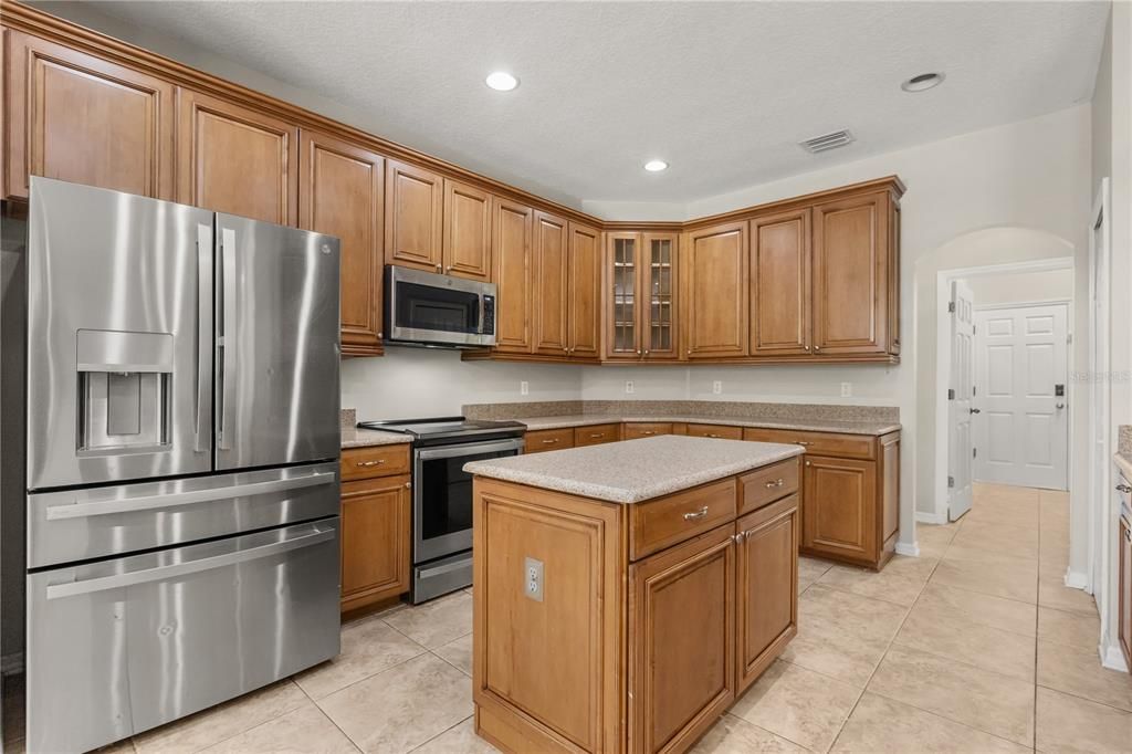 For Sale: $750,000 (4 beds, 3 baths, 2989 Square Feet)