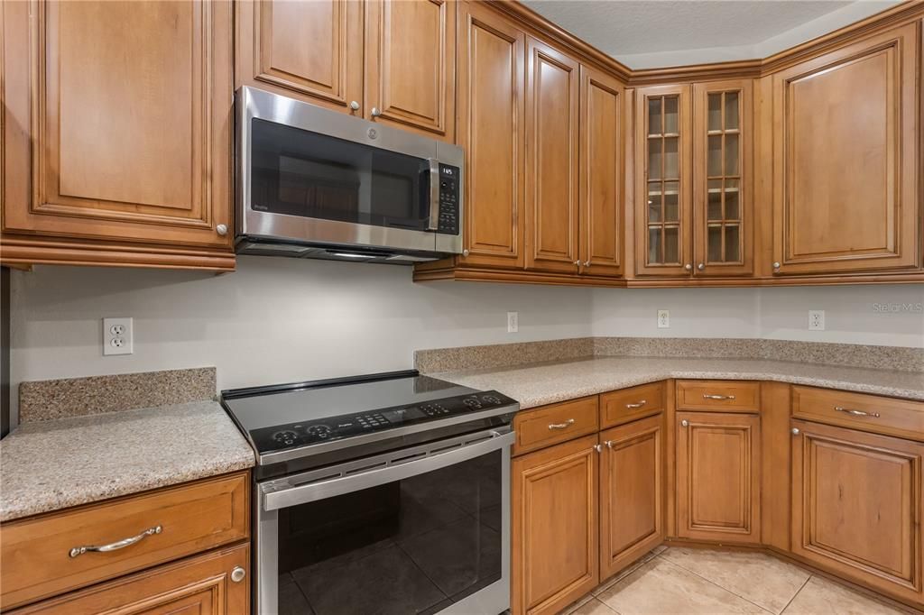 For Sale: $750,000 (4 beds, 3 baths, 2989 Square Feet)