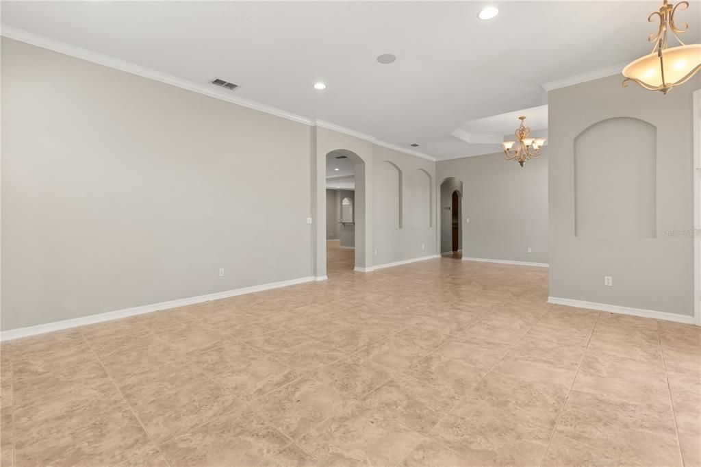 For Sale: $750,000 (4 beds, 3 baths, 2989 Square Feet)