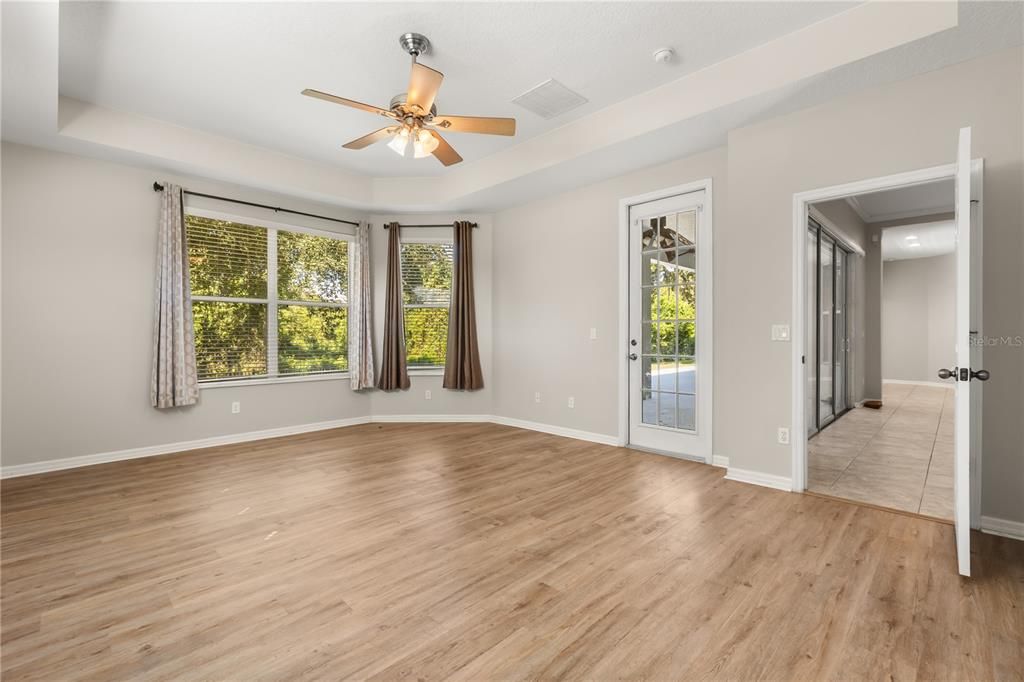 For Sale: $750,000 (4 beds, 3 baths, 2989 Square Feet)