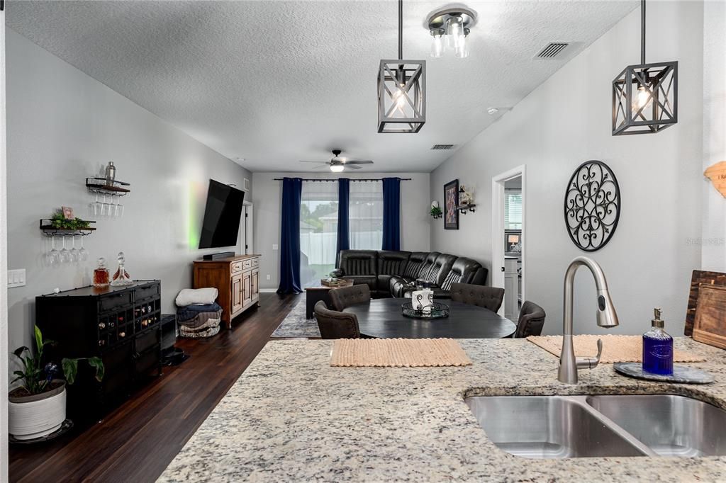 For Sale: $419,000 (4 beds, 2 baths, 1920 Square Feet)