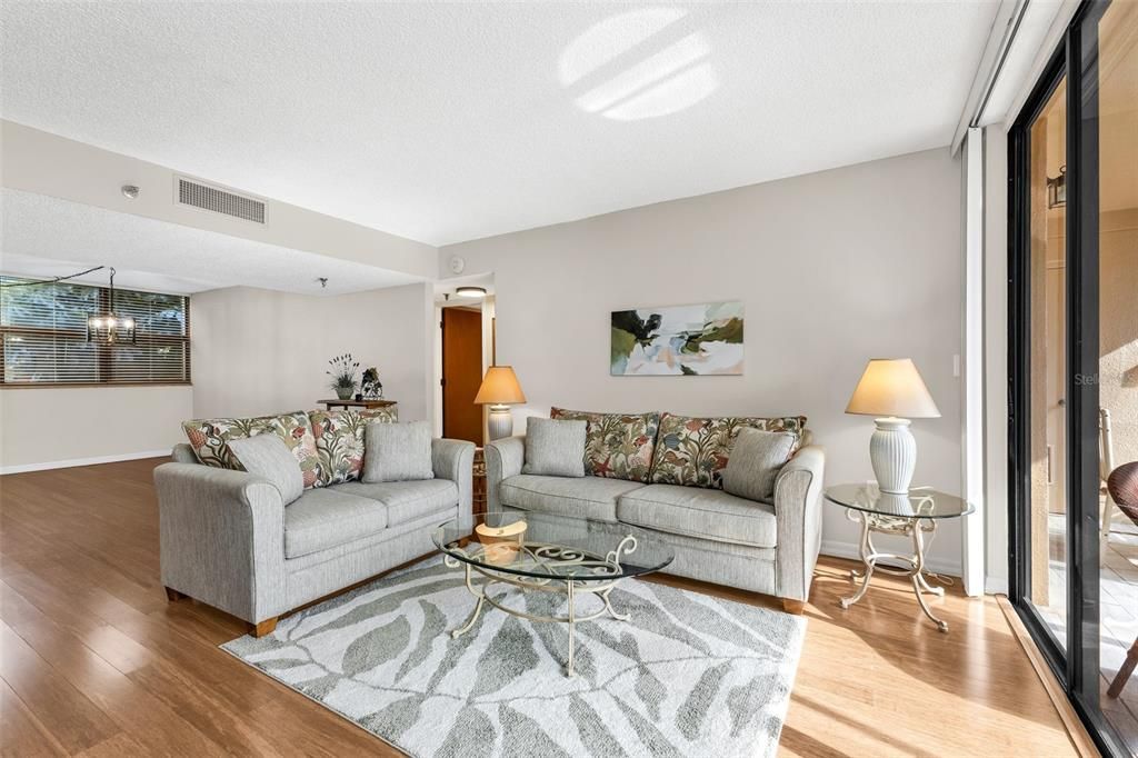 En Venta: $134,900 (3 camas, 2 baños, 1097 Pies cuadrados)